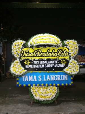 Papan Bunga Duka di Sariharjo